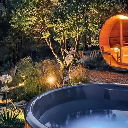 Immersa Nel Giardino Emozionale Della Gualda Vecchia, All'aperto Esclusiva A Pagamento 4* Brancorsi