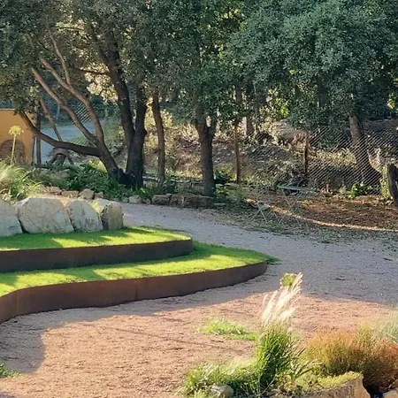 Immersa Nel Giardino Emozionale Della Gualda Vecchia, All'aperto Esclusiva A Pagamento