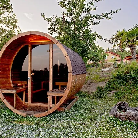 Immersa Nel Giardino Emozionale Della Gualda Vecchia, All'aperto Esclusiva A Pagamento 4*