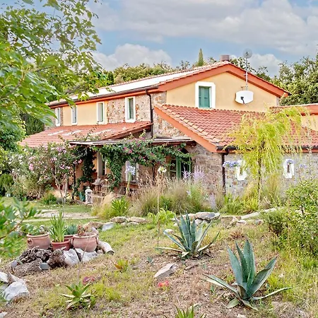 La Gualda Vecchia: With Emotional Garden And Exclusive Outdoor Guest house Brancorsi