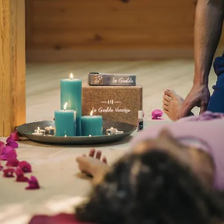 Immersa Nel Giardino Emozionale Della Gualda Vecchia, All'aperto Esclusiva A Pagamento Konukevi Brancorsi