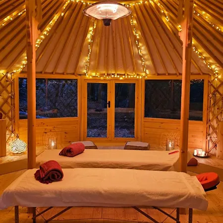 Konukevi Immersa Nel Giardino Emozionale Della Gualda Vecchia, All'aperto Esclusiva A Pagamento Brancorsi