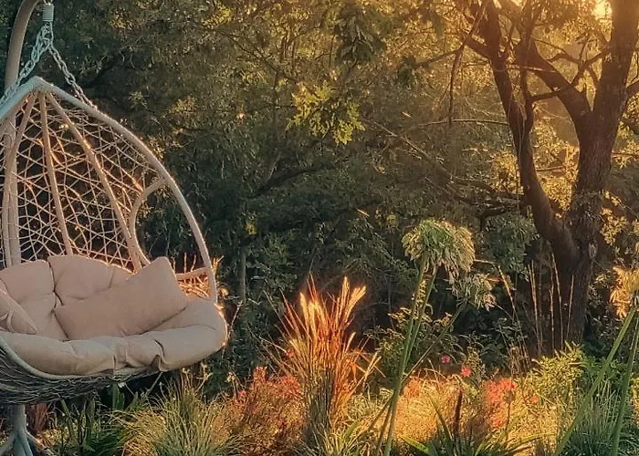 Immersa Nel Giardino Emozionale Della Gualda Vecchia, All'aperto Esclusiva A Pagamento Penzion