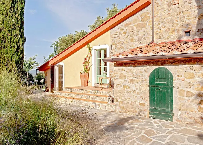 Immersa Nel Giardino Emozionale Della Gualda Vecchia, All'aperto Esclusiva A Pagamento Penzion