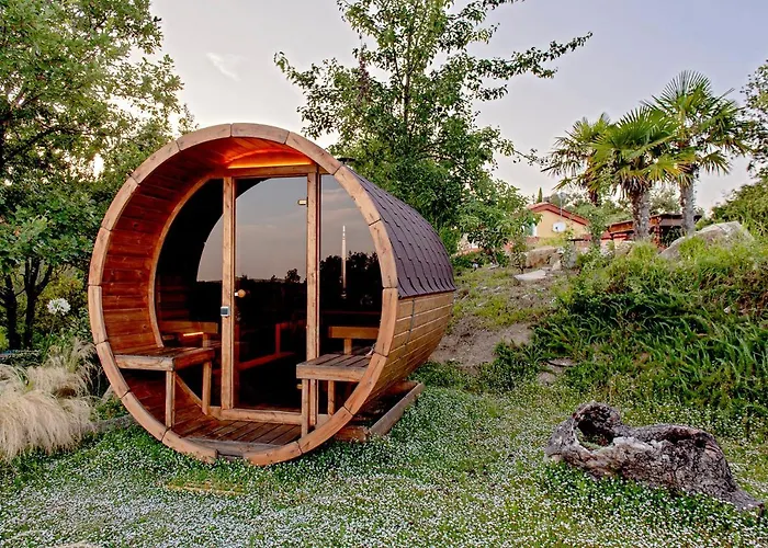 Immersa Nel Giardino Emozionale Della Gualda Vecchia, All'aperto Esclusiva A Pagamento 4*