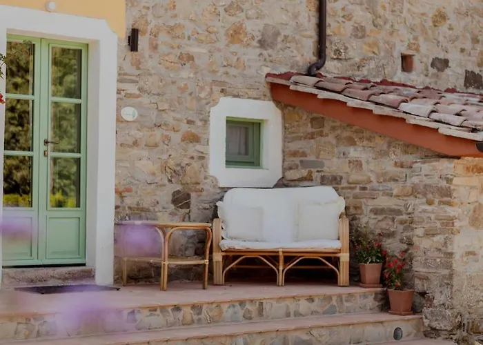 Immersa Nel Giardino Emozionale Della Gualda Vecchia, All'aperto Esclusiva A Pagamento Brancorsi